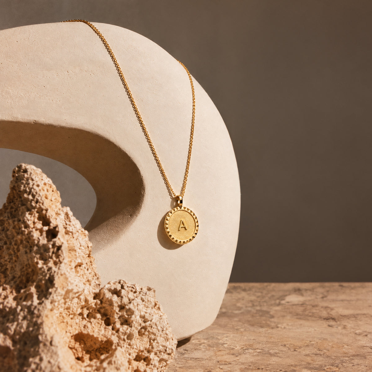 INITIAL NECKLACE GOLD 14K